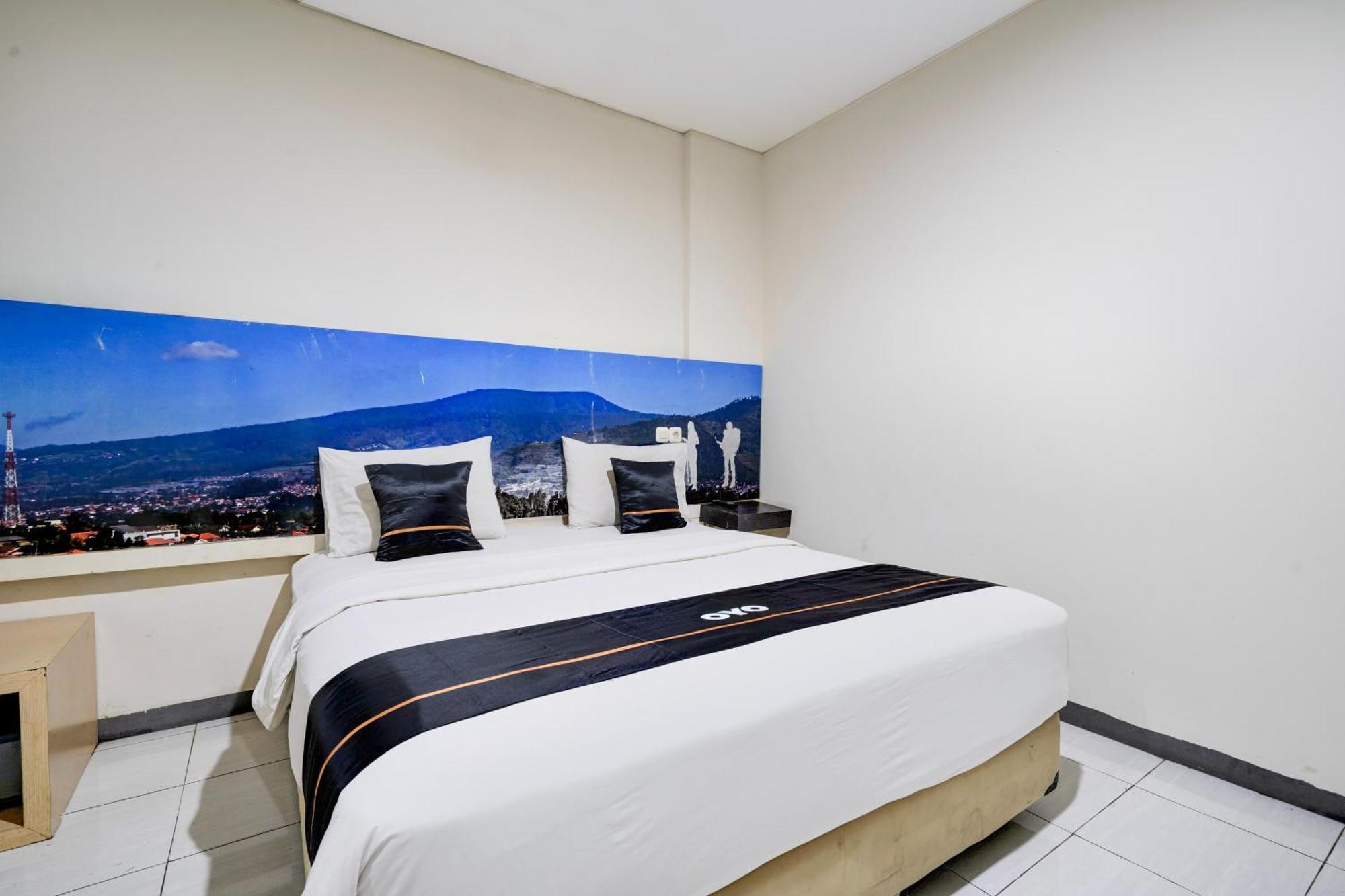 Townhouse Oak Cihampelas Near Ciwalk Formerly Promenade Hotel Bandung Exterior foto