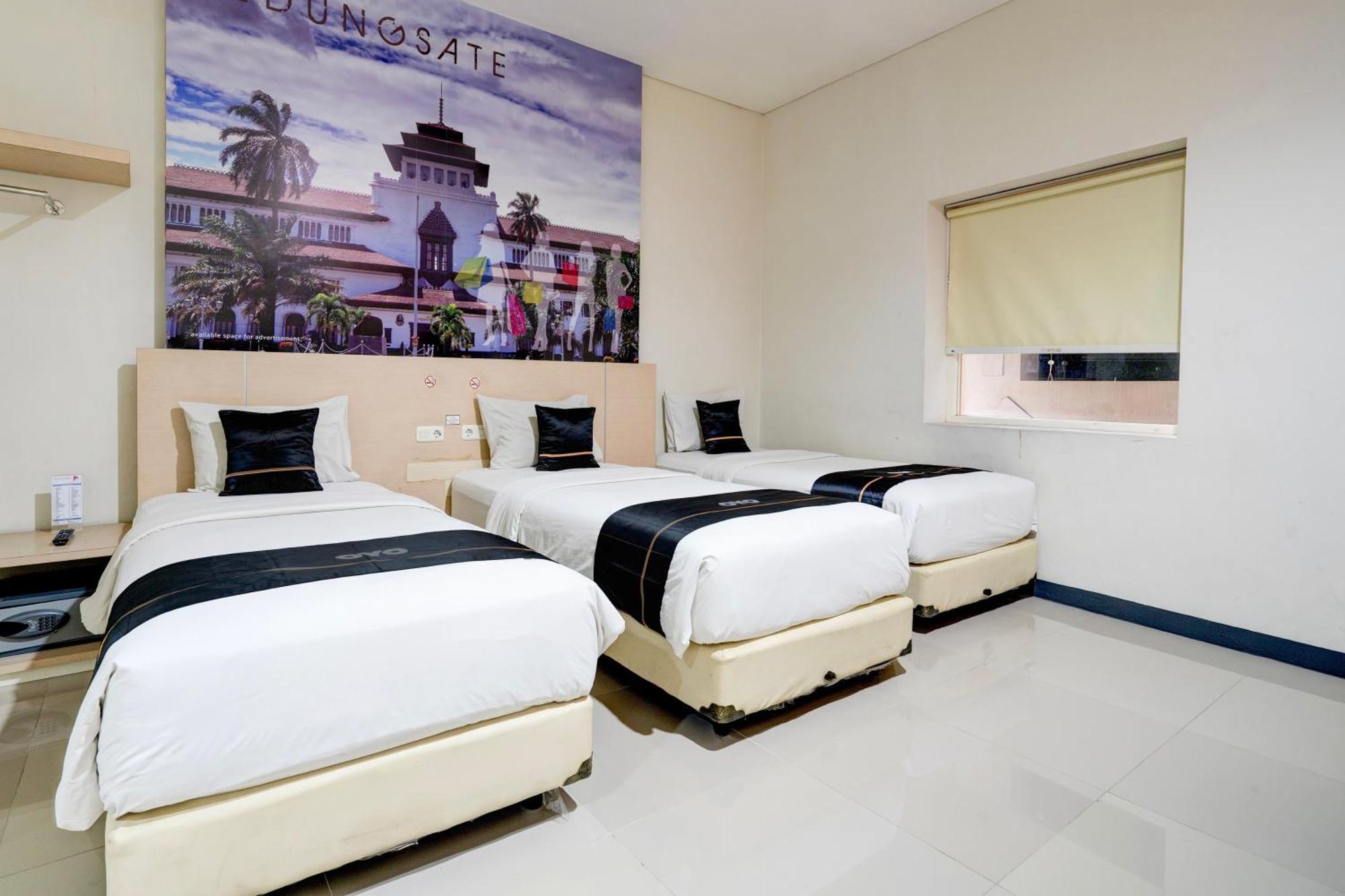Townhouse Oak Cihampelas Near Ciwalk Formerly Promenade Hotel Bandung Exterior foto